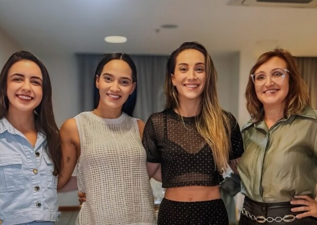 Palestra Saúde da mulher 40+ da reposição hormonal à suplementação (1)